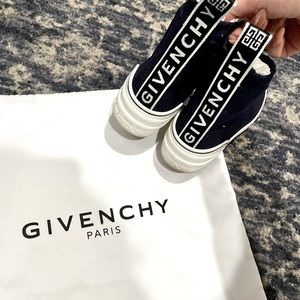 Women high top Givenchy shoes 👟